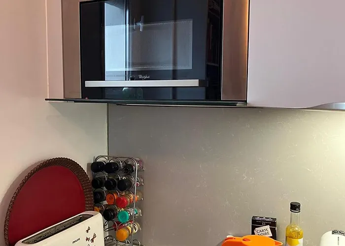 Montmartre Bright & Quiet *