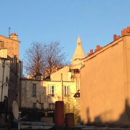 Montmartre Bright & Quiet Parigi