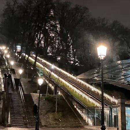 Montmartre Bright & Quiet *