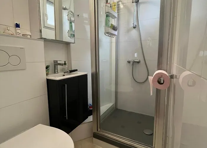 Montmartre Bright & Quiet Paříž